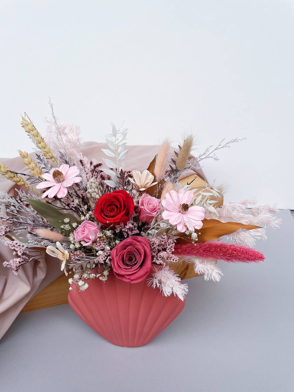 Aurelia Preserved Seashell Vase