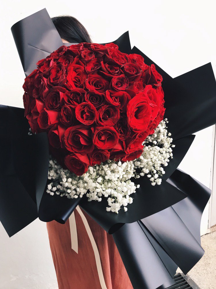 50 Fresh Roses Bouquet